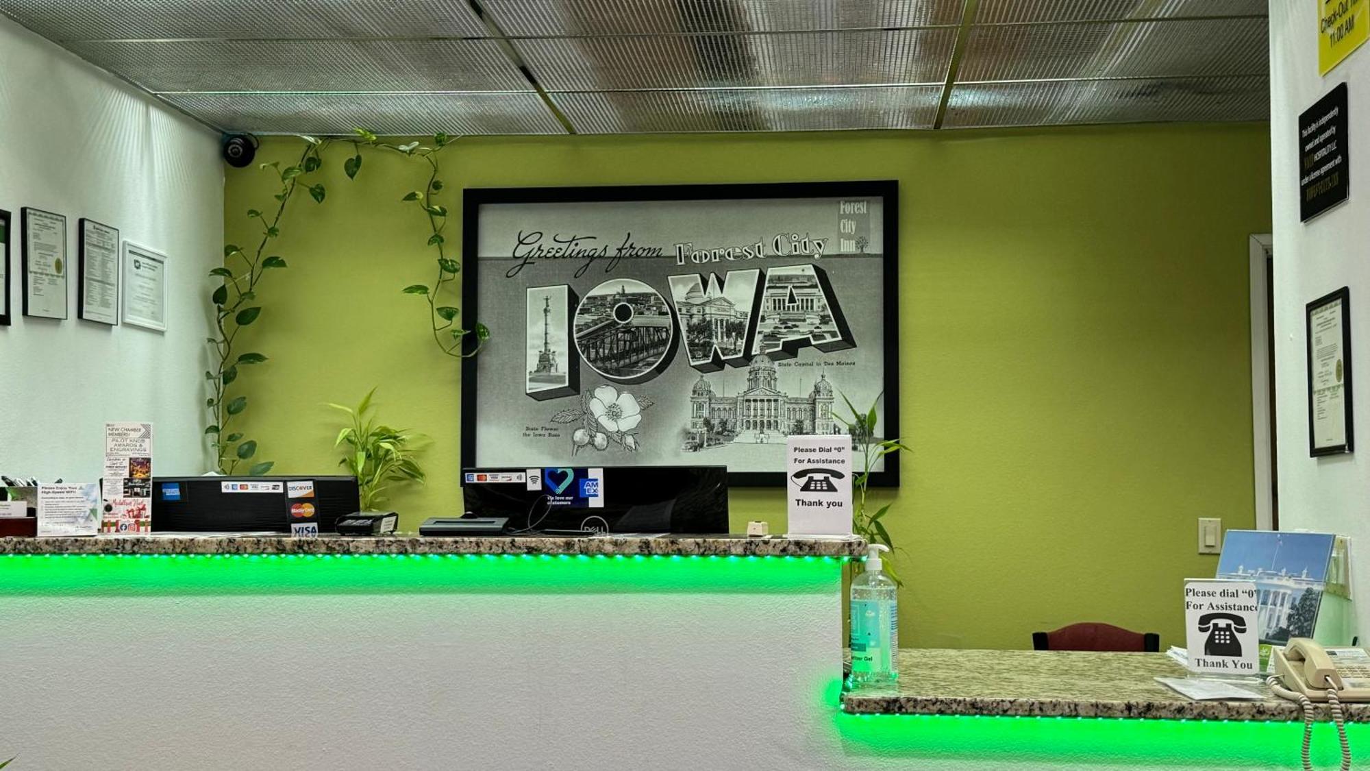Forest City Inn Εξωτερικό φωτογραφία