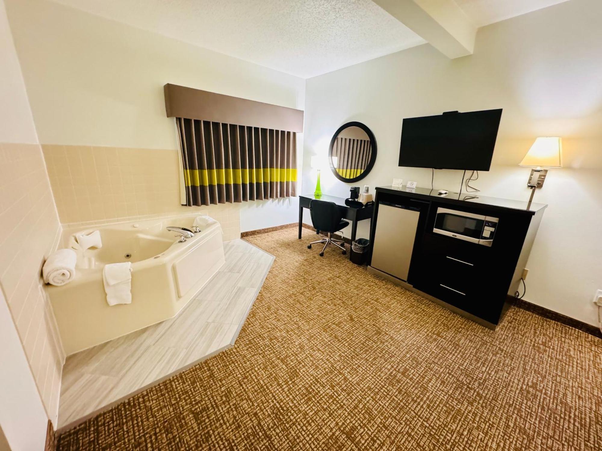 Forest City Inn Εξωτερικό φωτογραφία